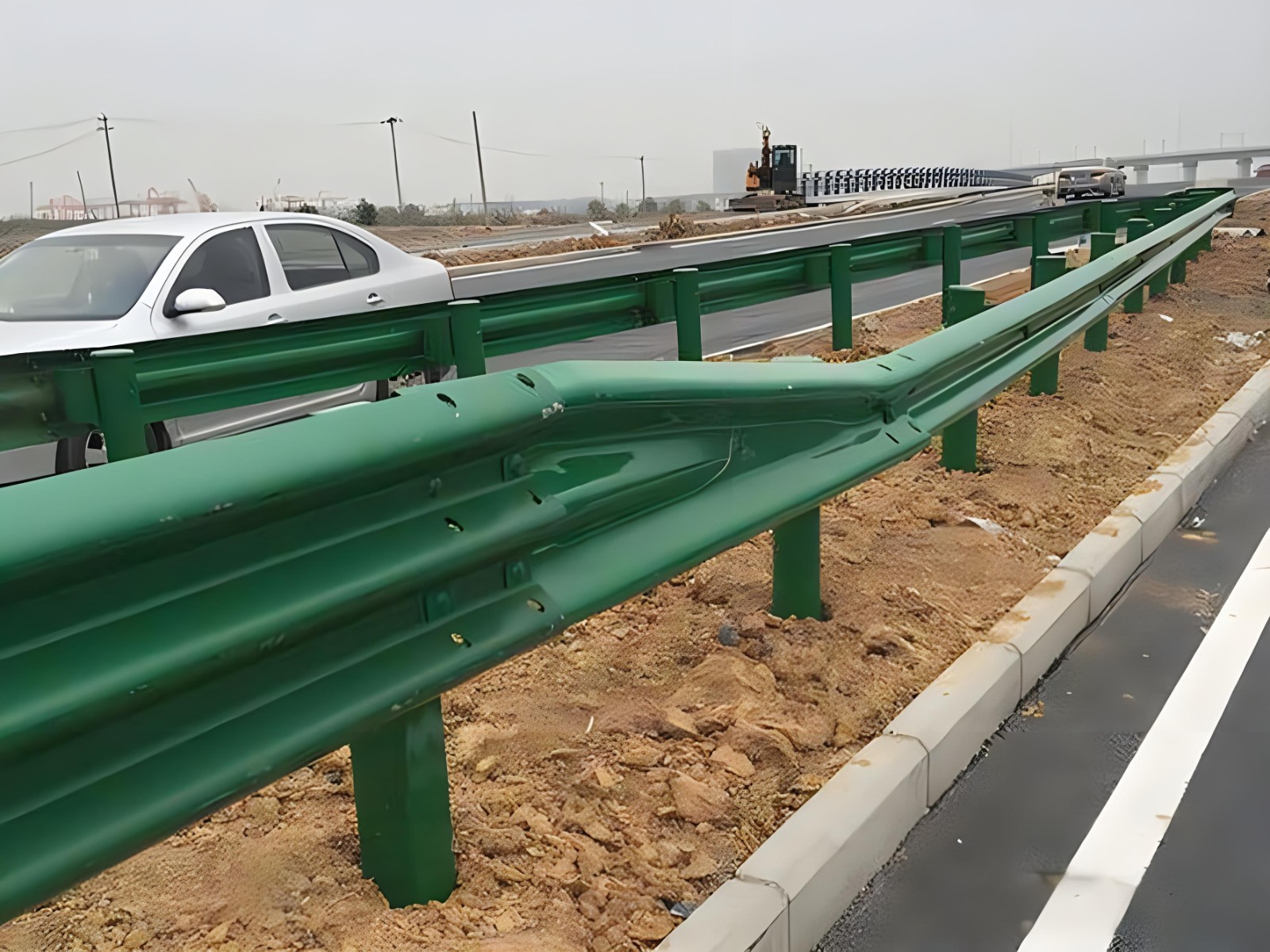 泸州高速波形护栏板日常维护方案确保道路安全新举措
